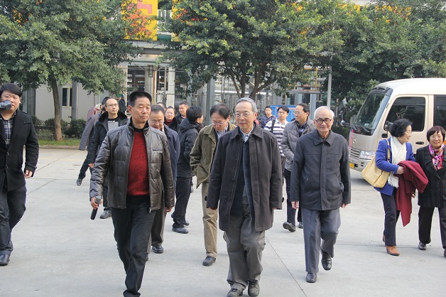 1747364429291182.jpg 8cec4d6f1eb00b4af14e61af586454d5_20131225204438471142.jpg